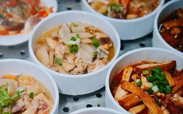 社區(qū)食堂訂餐能干嘛?是自己搭建訂餐平臺好還是加盟好？